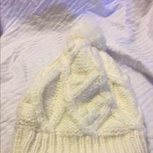 NWOT- white knit Hat